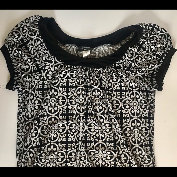Goddess Black and White Patterned Short Sleeve Top Size Petite XL - Picture 4 of 12